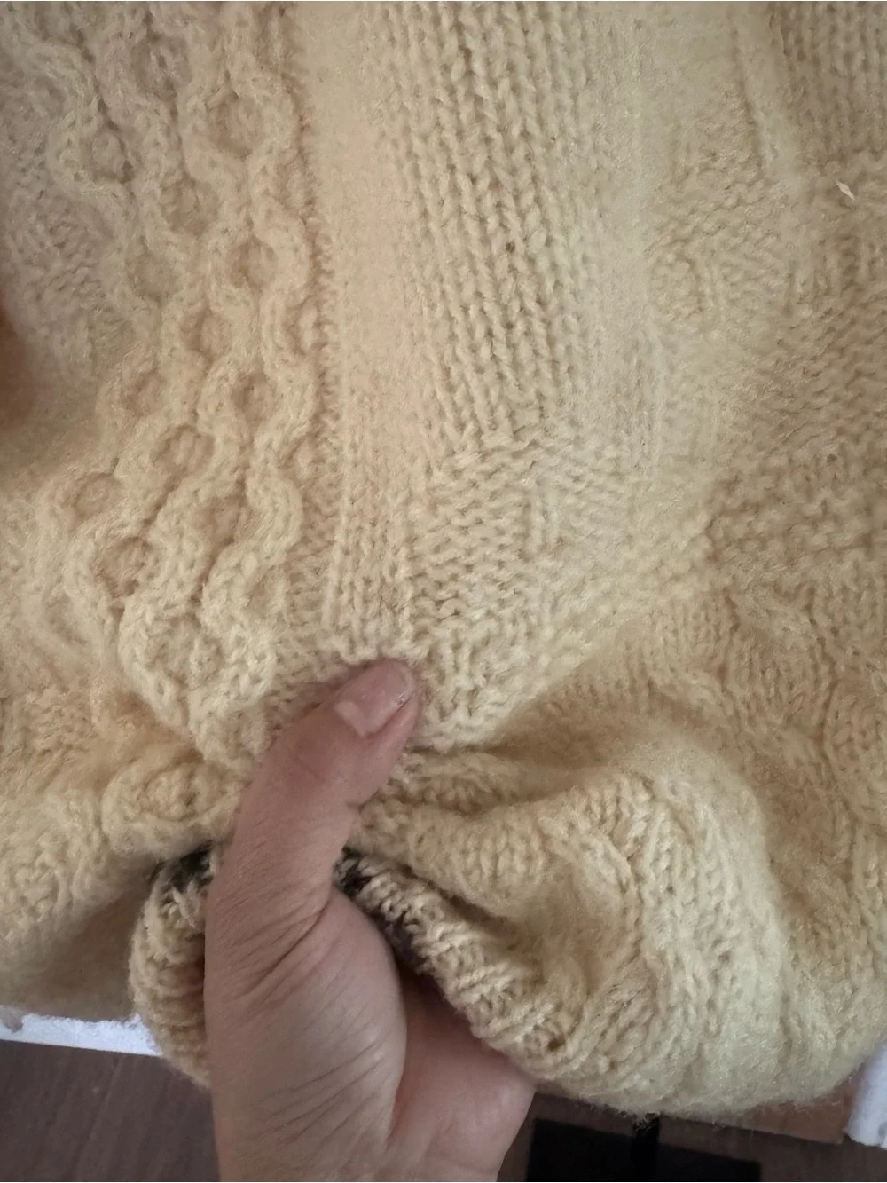 Shamrock Apparel Original Wool Chunky Cable Knit Cream Sweater men Large